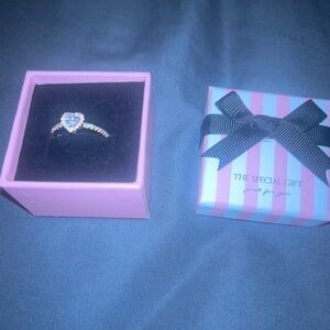 NEW Elegant Heart-Shaped Rose Gold Ring Size 7